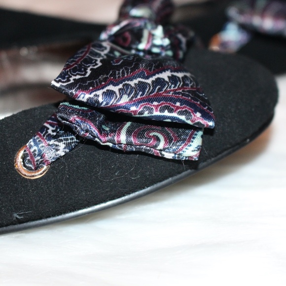 Tommy Hilfiger, Suede flats w/ satin bow - Picture 3 of 10